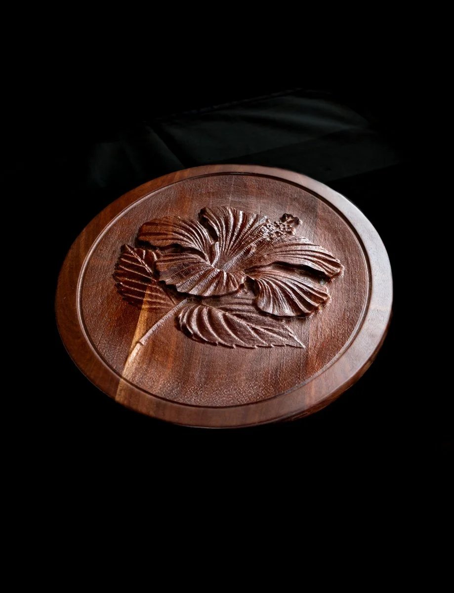 Hibiscus plaque in oval shape — RK Woods Crafted in Hawaii